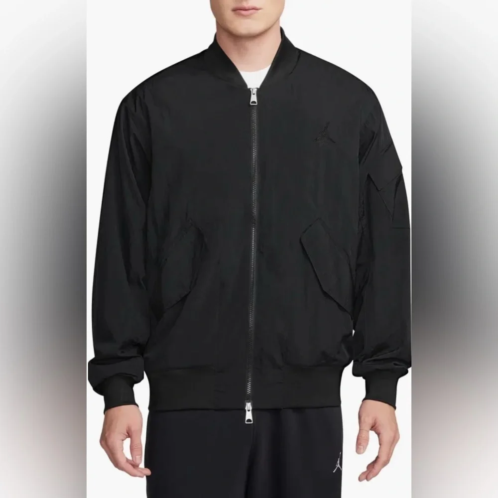 Jordan Essentials Lightweight Nylon Renegade Jacket Medium